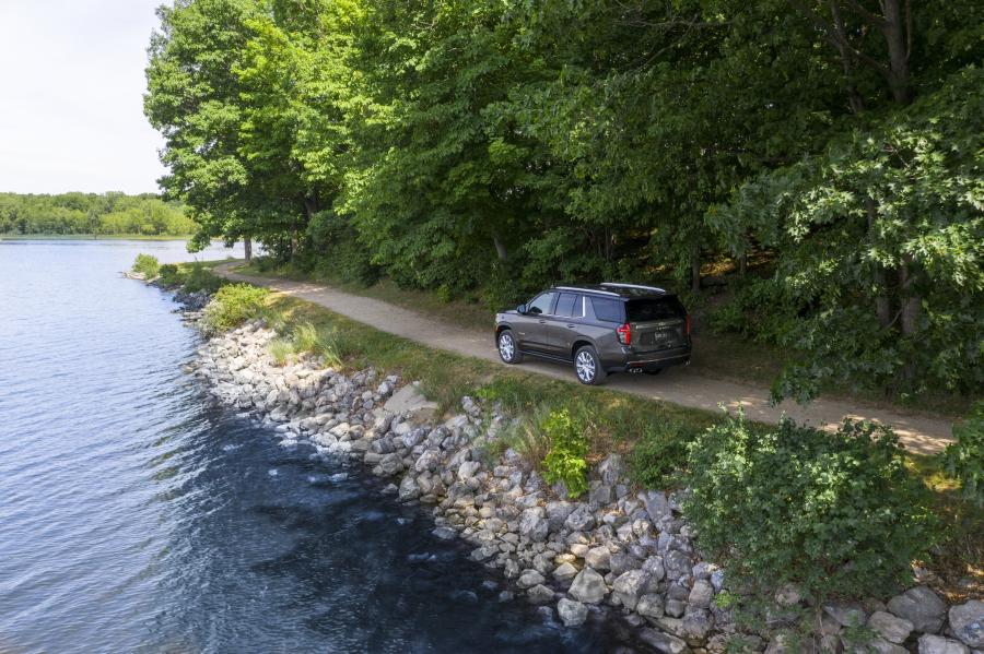  Chevrolet Tahoe High Country 2020 года  (фото 10 из 21)